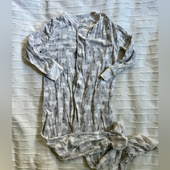 Magnetic Me Gray Arctic Animals Pajamas - Picture 2 of 6